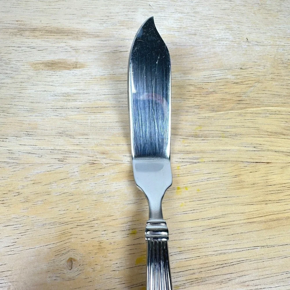 REED & BARTON CRESCENDO II Stainless 18/10 Butter‎ Spreader Knife Butter Server
